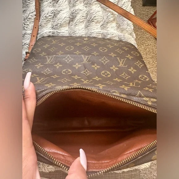 Louis Vuitton Brown Crossbody Bag - Picture 3 of 12